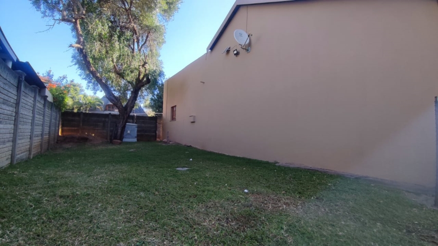 2 Bedroom Property for Sale in Geelhoutpark North West